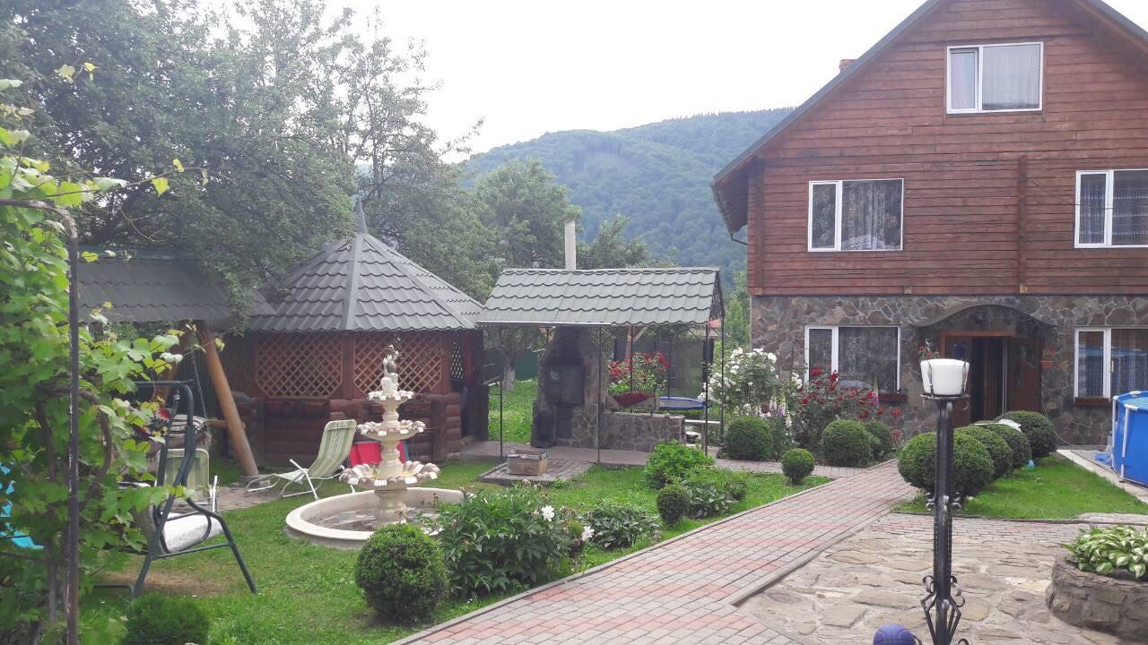 U Romana Jaremče Esterno foto