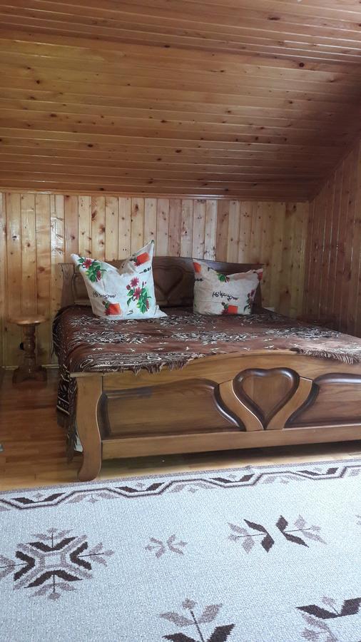 U Romana Jaremče Esterno foto