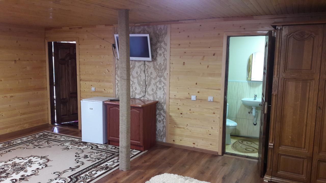 U Romana Jaremče Esterno foto
