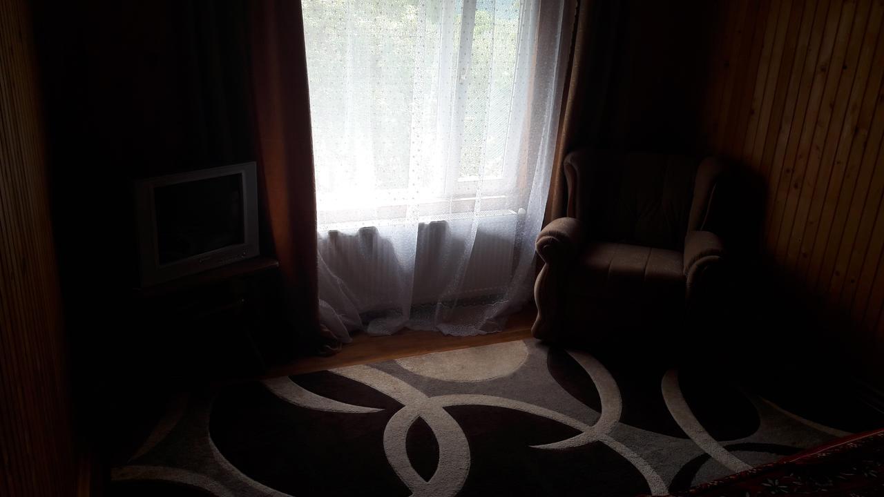 U Romana Jaremče Esterno foto