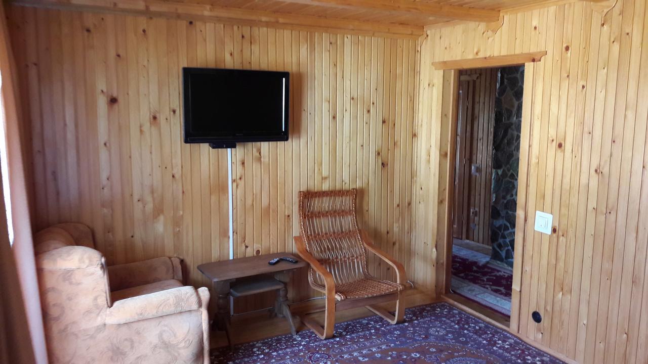 U Romana Jaremče Esterno foto