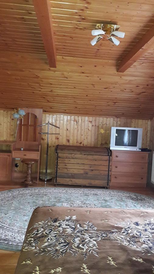 U Romana Jaremče Esterno foto